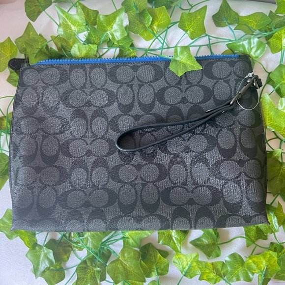 Coach X Peanuts Carryall Pouch In Signature Canvas With Snoopy c4308 - Picture 2 of 7